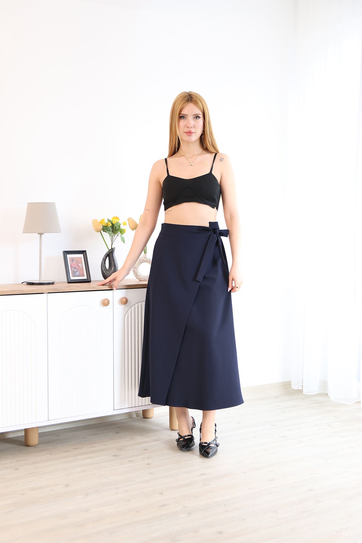 Ön Kapak Detay Atlas  Etek-Siyah