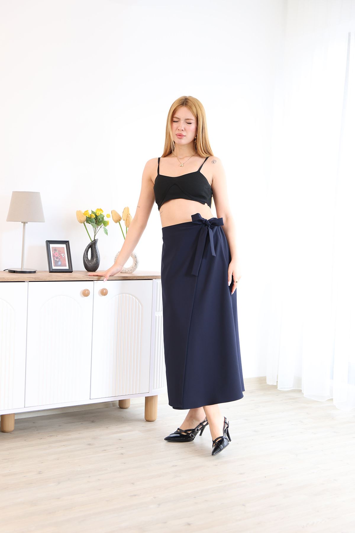 Ön Kapak Detay Atlas  Etek-Siyah