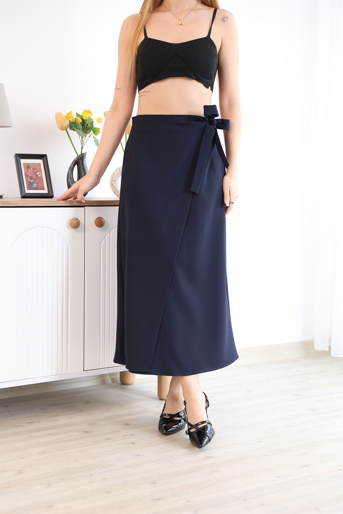 Ön Kapak Detay Atlas  Etek-Siyah